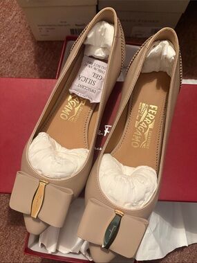 Salvatore Ferragamo Nude Beige Vara Bow Leather Flats